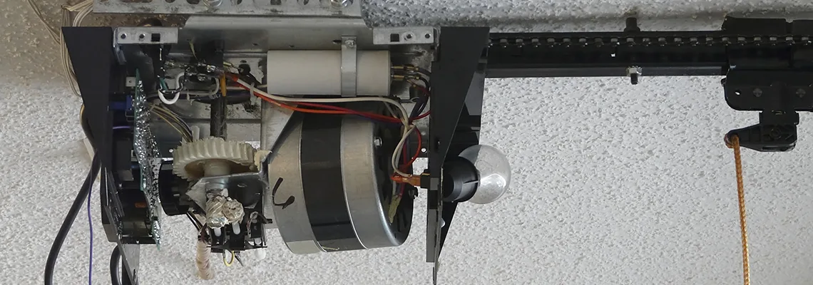 Sliding Garage Door Humming Noise Repair in Pitt Street, Ontario